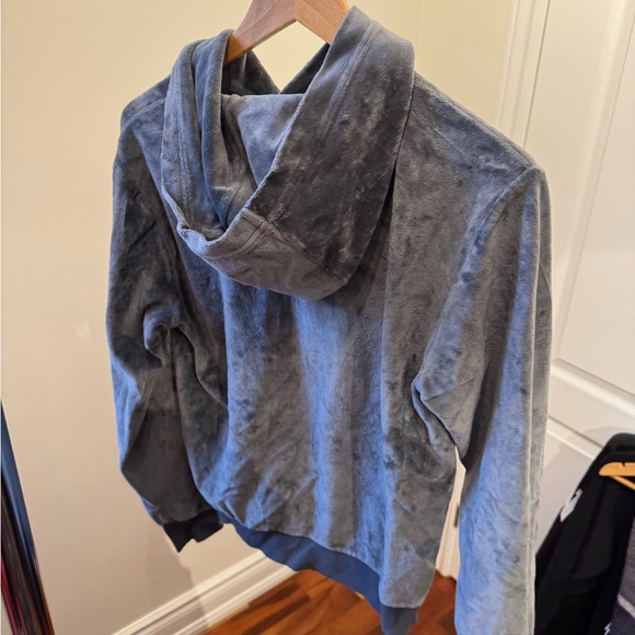 Aritzia TNA sweatshirt. Charcoal grey. Barely worn. Great condition - Picture 3 of 5